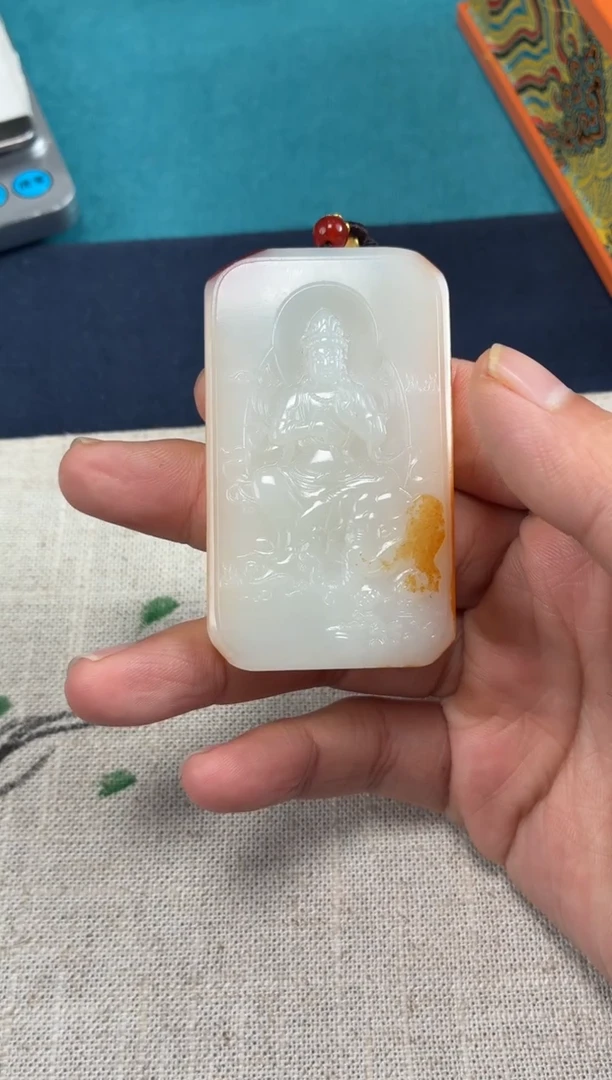 颈饰未镶嵌和田玉临****板1.3GZ多样性拍一发一555