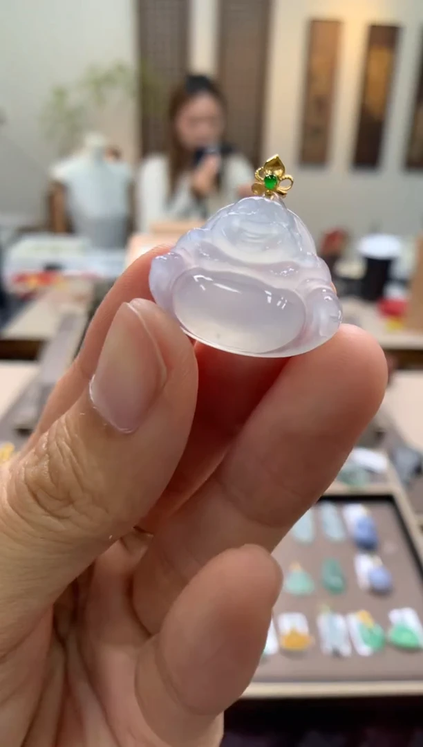 颈饰18K金镶嵌翡翠佛公