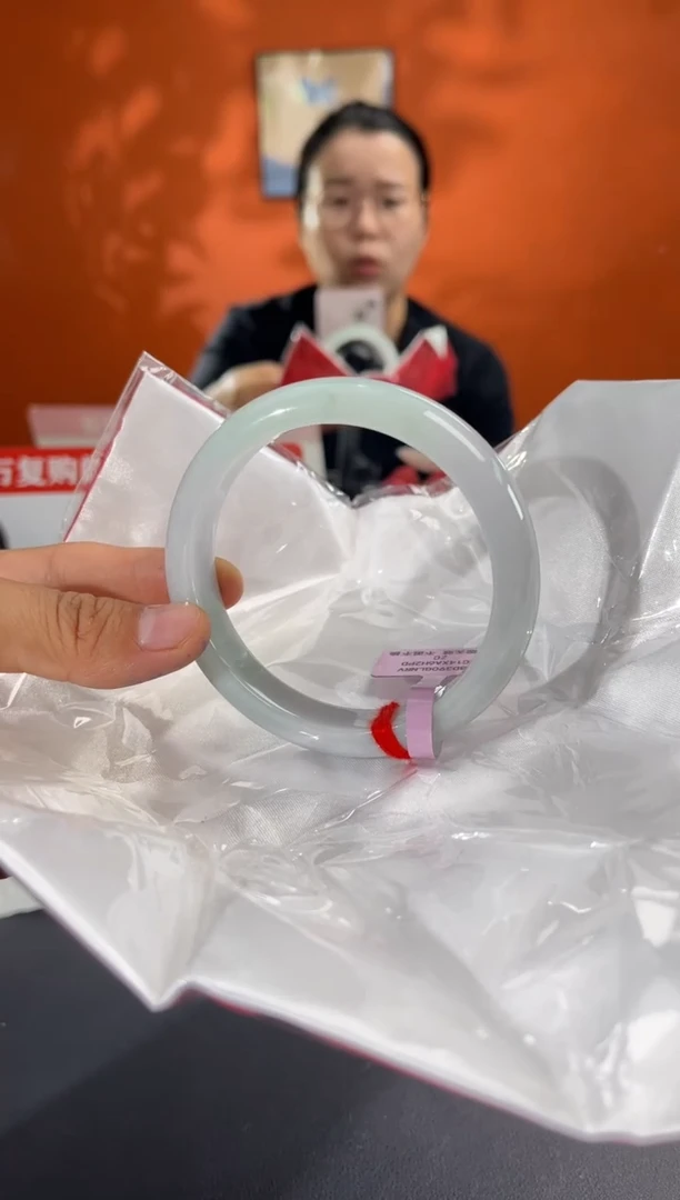 未镶嵌手镯翡翠翡翠手镯