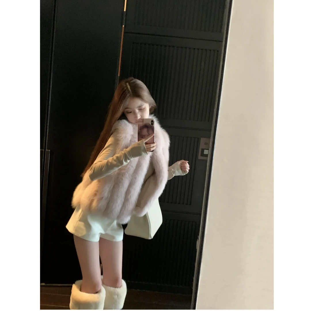 韩系高级感气质毛毛马甲外套长袖T恤上衣高腰显瘦短裤三件套装女