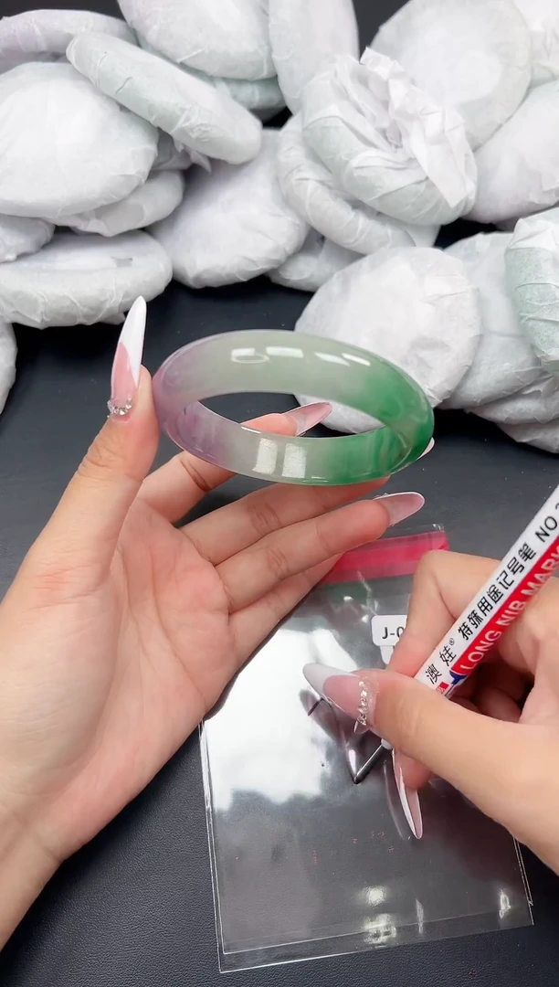 精品手镯，一物一拍J-046