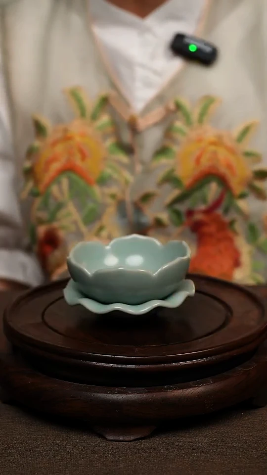 瓷片仿古天青莲花茶漏 微瑕 不带礼盒