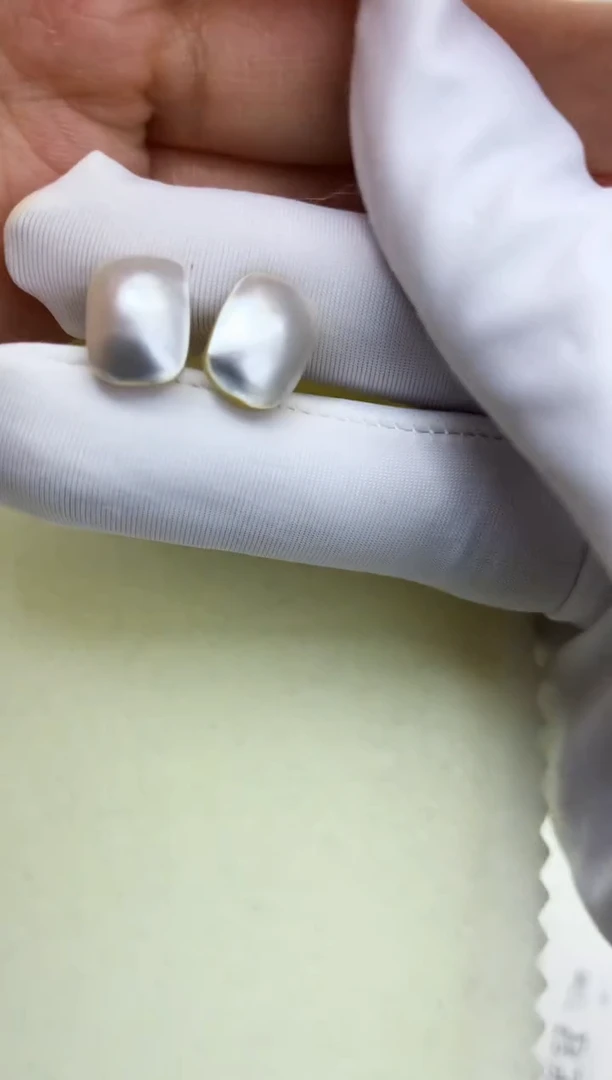 耳钉拼合珍珠（马贝珠）18K金镶嵌 马贝耳钉 GD063