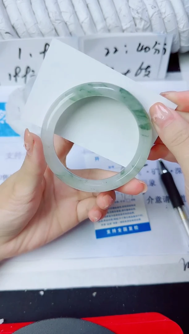 石英质玉手镯未镶嵌215/58.8