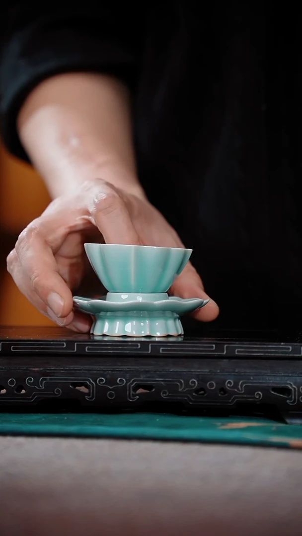 86-5宝象托盏杯（粉青）