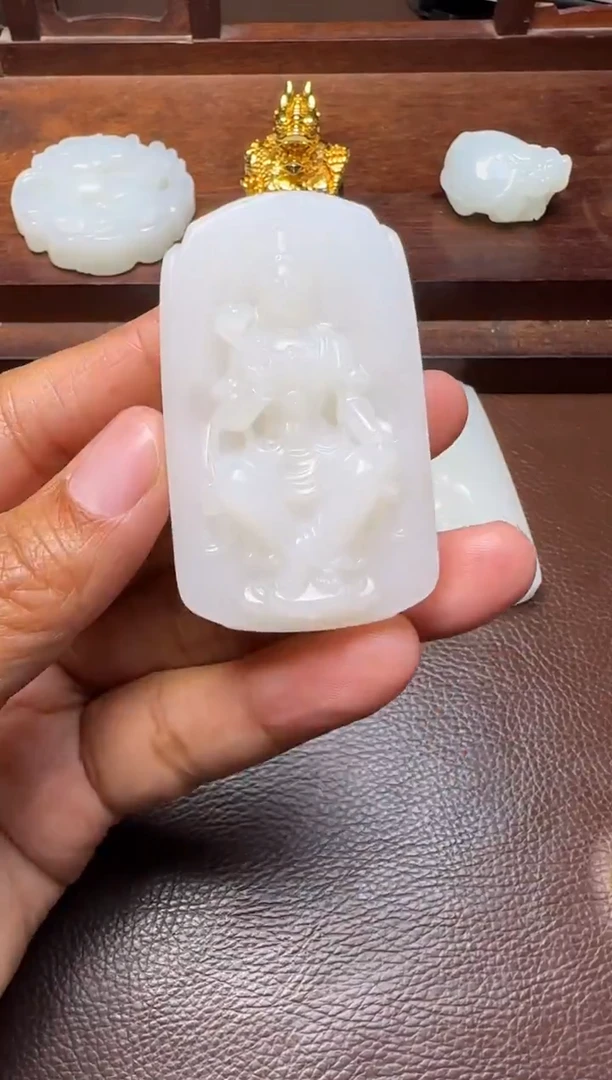 未镶嵌和田玉挂件和田玉挂件