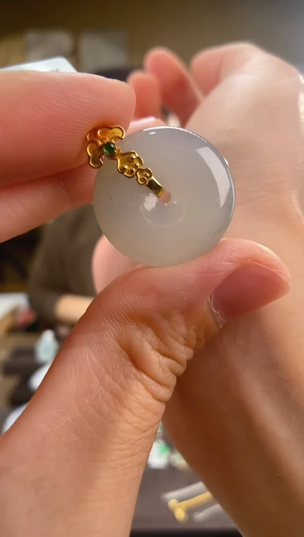 翡翠18K金镶嵌吊坠(不含链)平安扣
