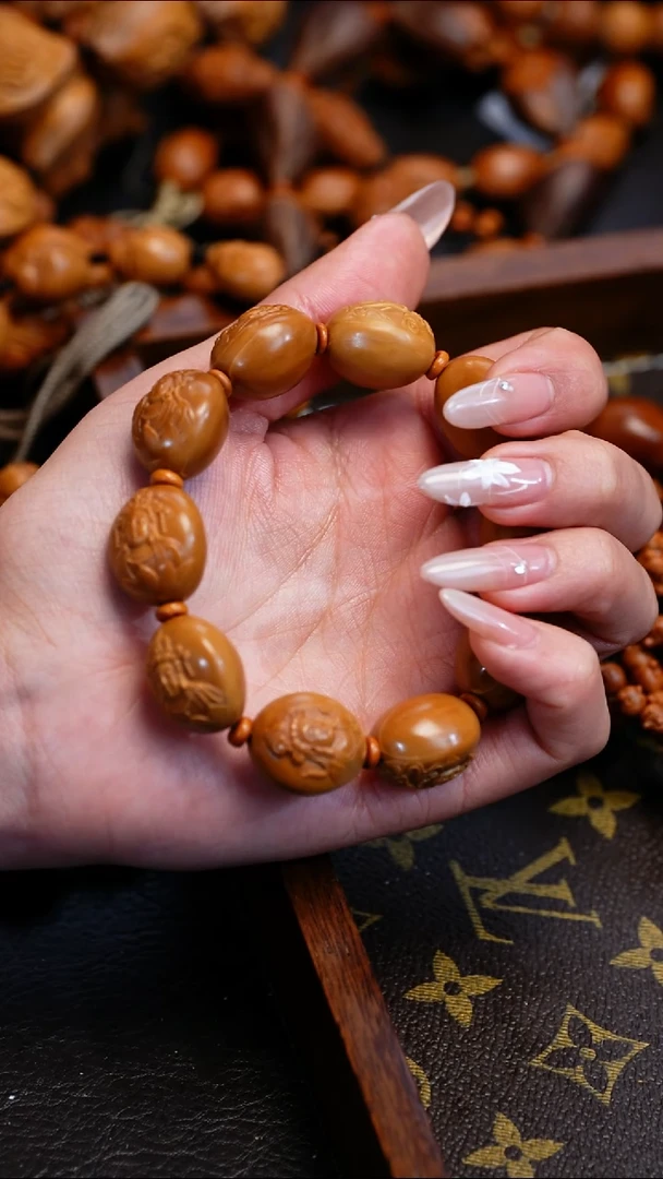 【闪购商品】橄榄核吊坠苏工橄榄核