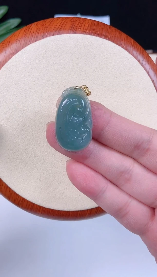 颈饰未镶嵌翡翠天然A货翡翠挂件