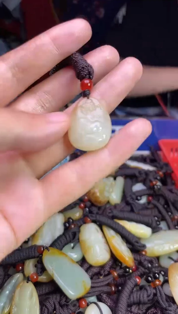 未镶嵌和田玉挂件1