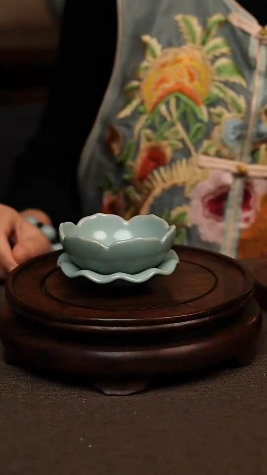 瓷片仿古天青莲花茶漏 微瑕 不带礼盒