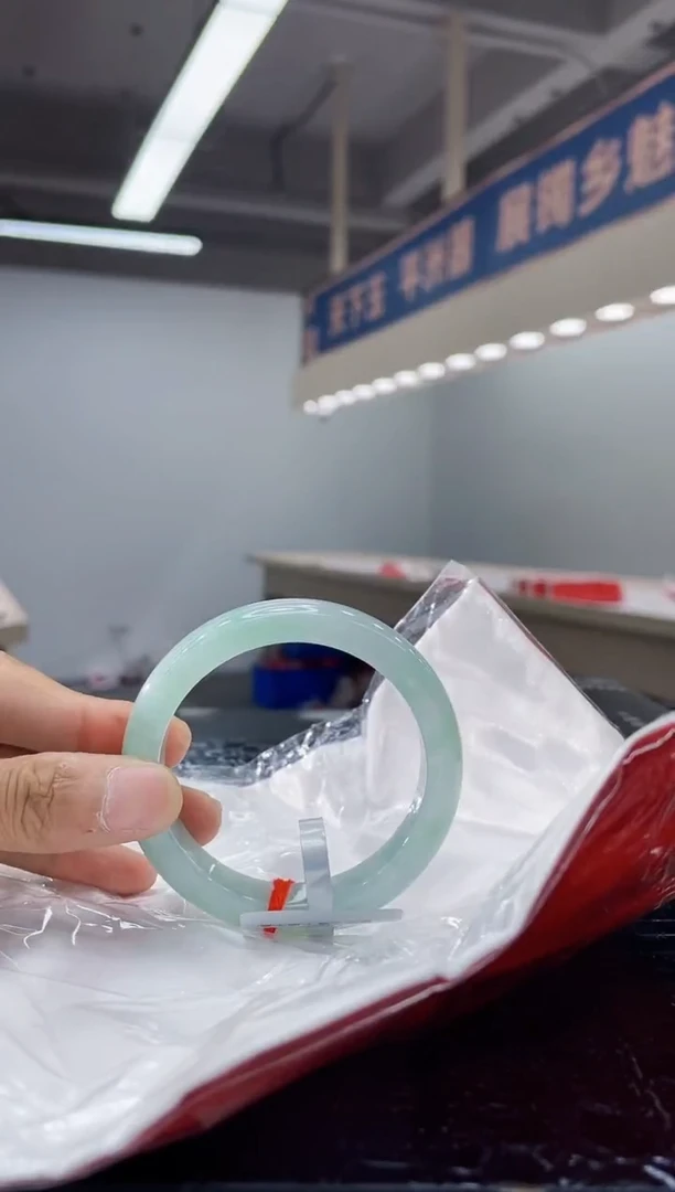 未镶嵌手镯翡翠26