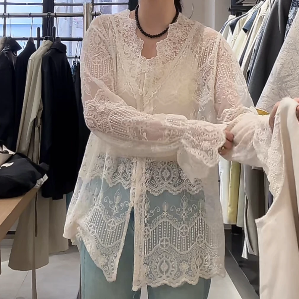 镂空薄款宽松显瘦V领长袖蕾丝打底衫上衣2025春夏新款设计感衬衫