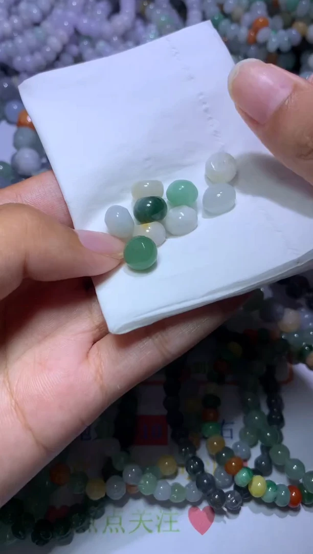翡翠挂件未镶嵌?****?MJX023976