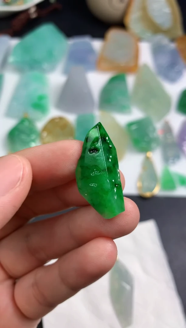 未镶嵌定制翡翠