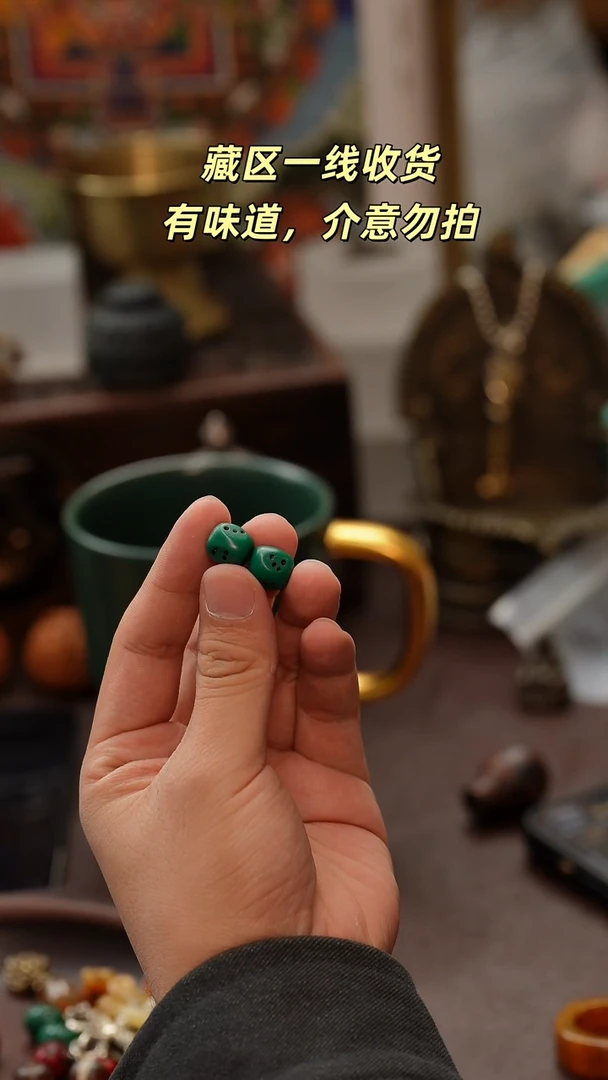 把件柏香籽/百香籽绿色骰子一对