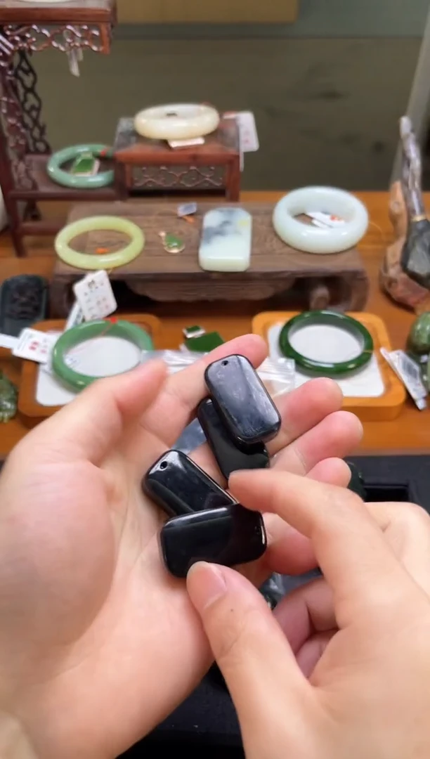 吊坠(不含链)未镶嵌和田玉若羌青花 无事牌 多样性发一