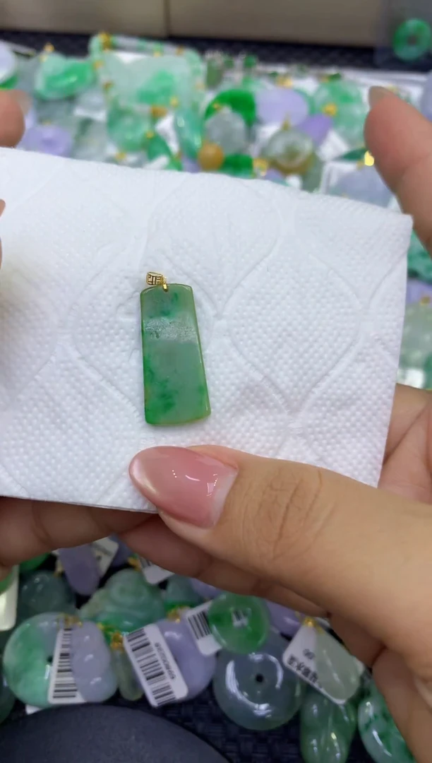 颈饰18K金镶嵌翡翠天然缅甸A货翡翠