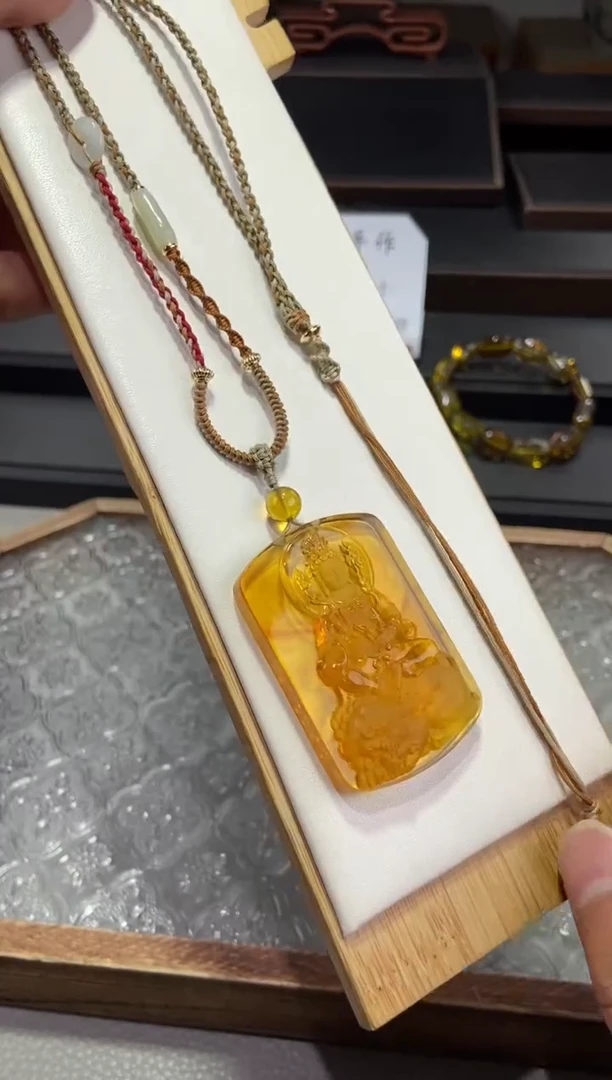 琥珀颈饰未镶嵌文殊吊坠