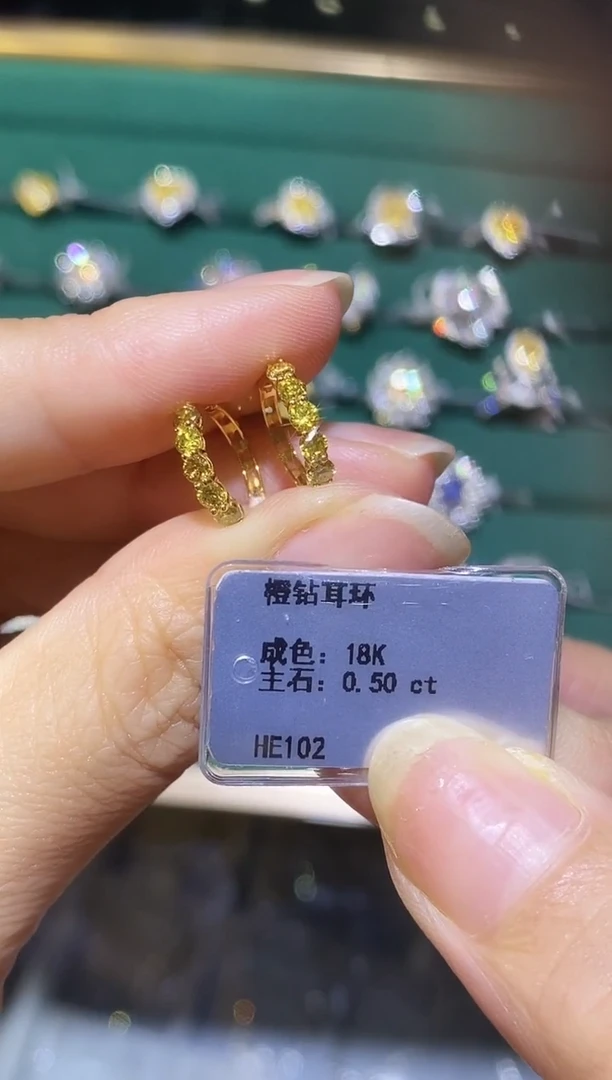 18K金镶嵌耳饰钻石1111