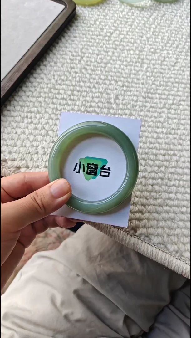 和田玉手镯未镶嵌和田玉手镯未镶嵌