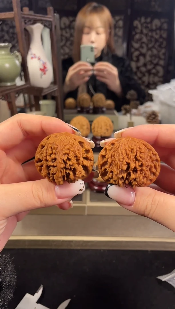 【闪购商品】文玩核桃把件满天星44尺-45