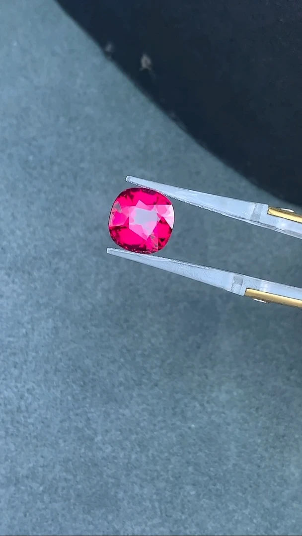 未镶嵌裸石碧玺6.51克拉