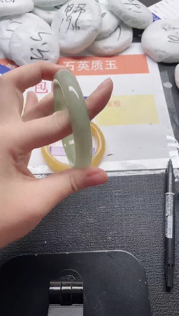 未镶嵌手镯石英质玉33-62