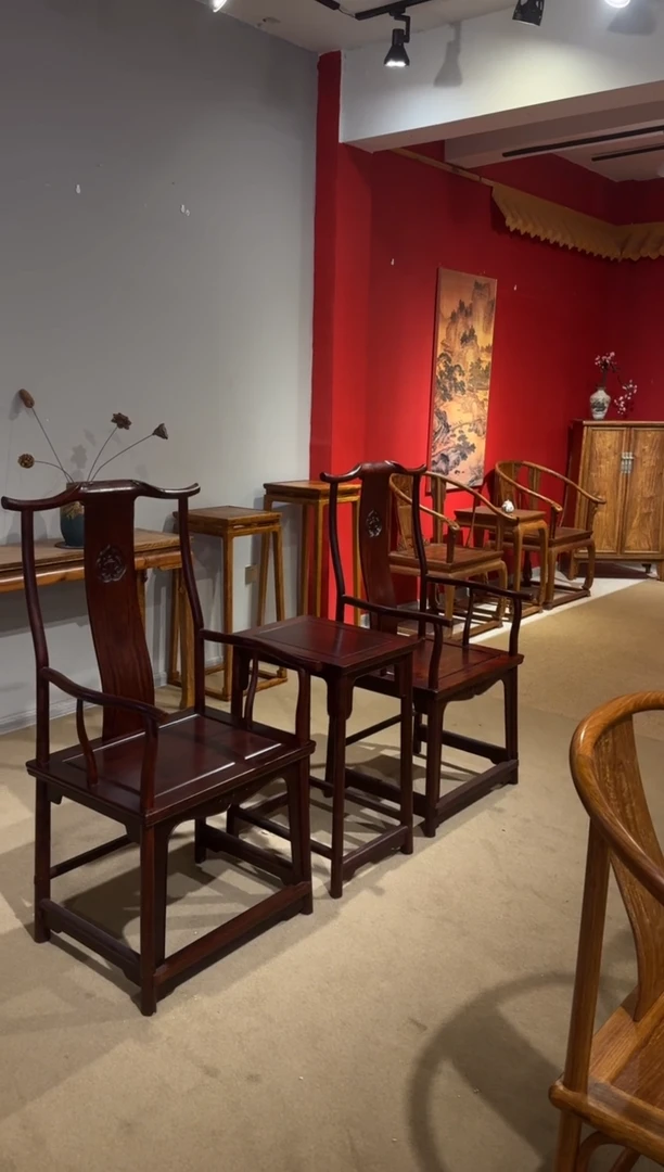 紫檀木类端景台椅子三件套这椅子