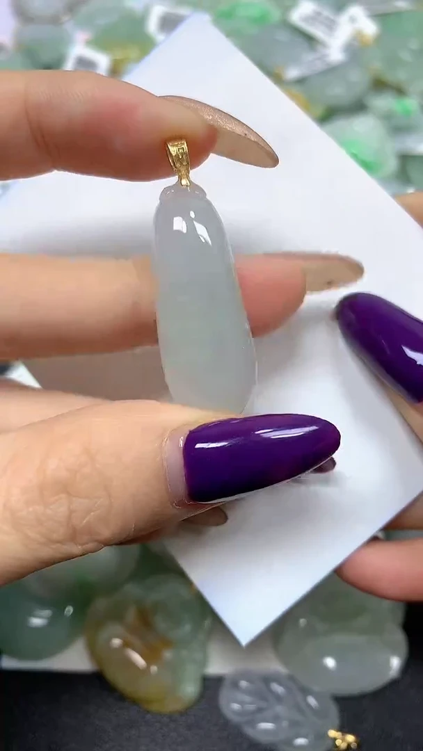 颈饰未镶嵌翡翠