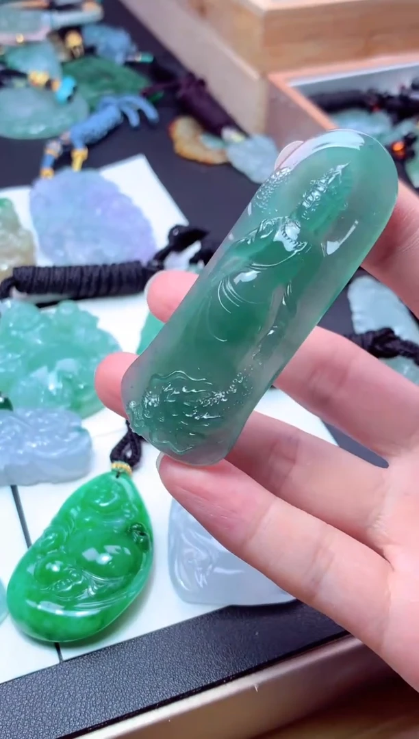 颈饰未镶嵌翡翠天然翡翠A货