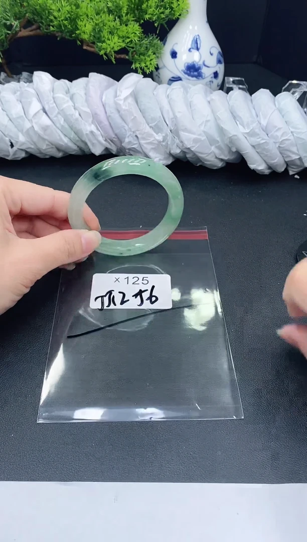 未镶嵌手镯翡翠125