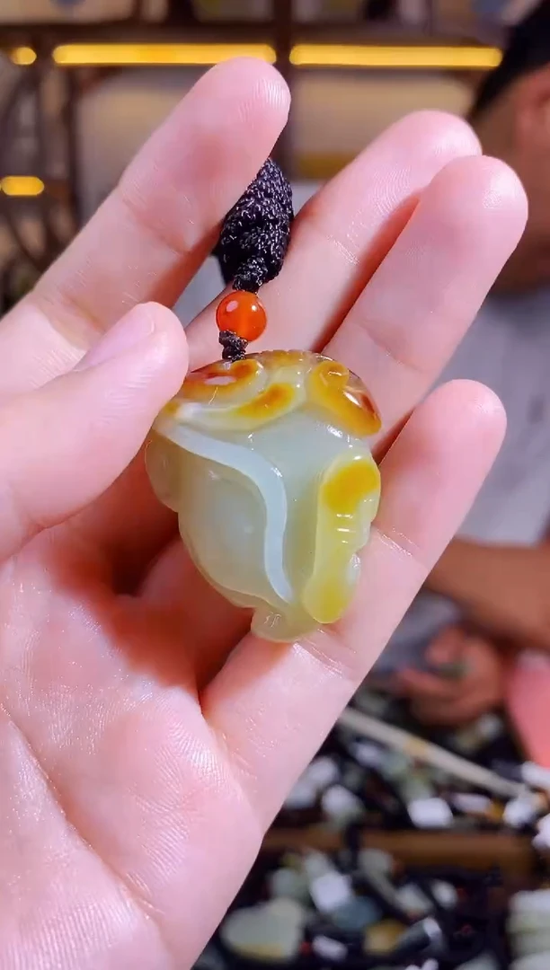 和田玉未镶嵌颈饰1