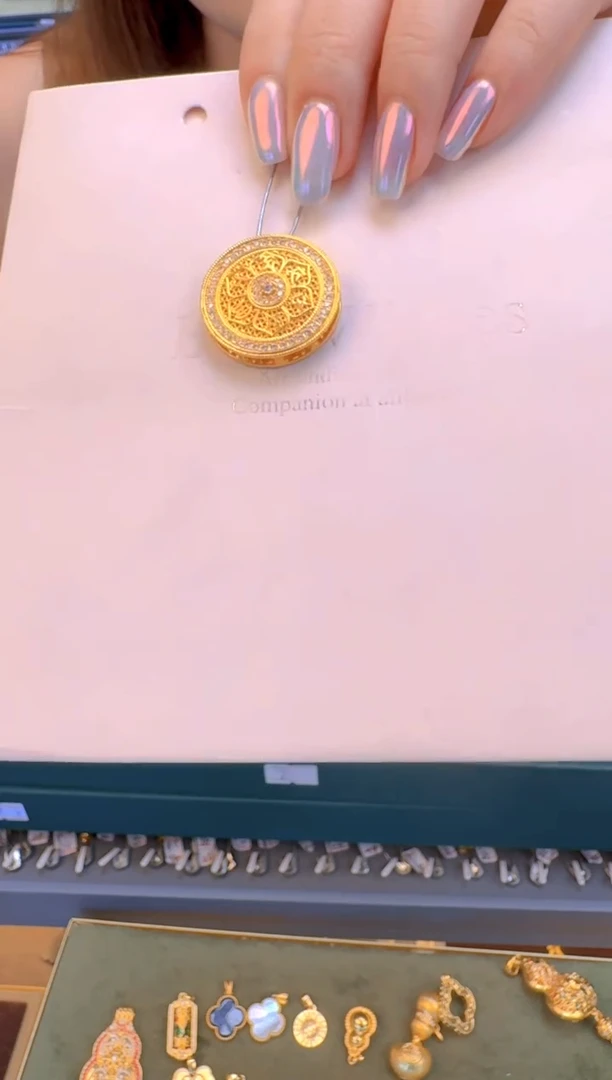 六字真言罗盘吊坠4.32g（多样性发货）