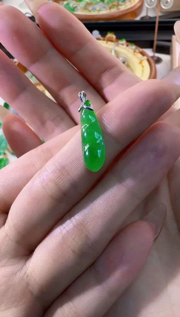 翡翠18K金镶嵌吊坠(不含链)缅甸A货翡翠