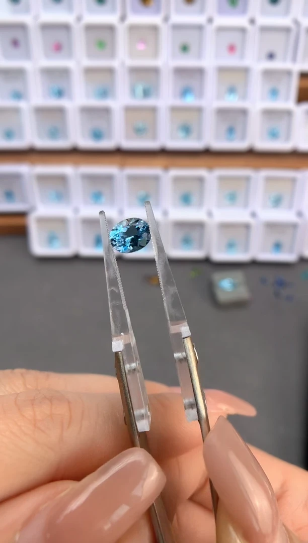 未镶嵌裸石定制海蓝宝石0.87ct 超圣01077