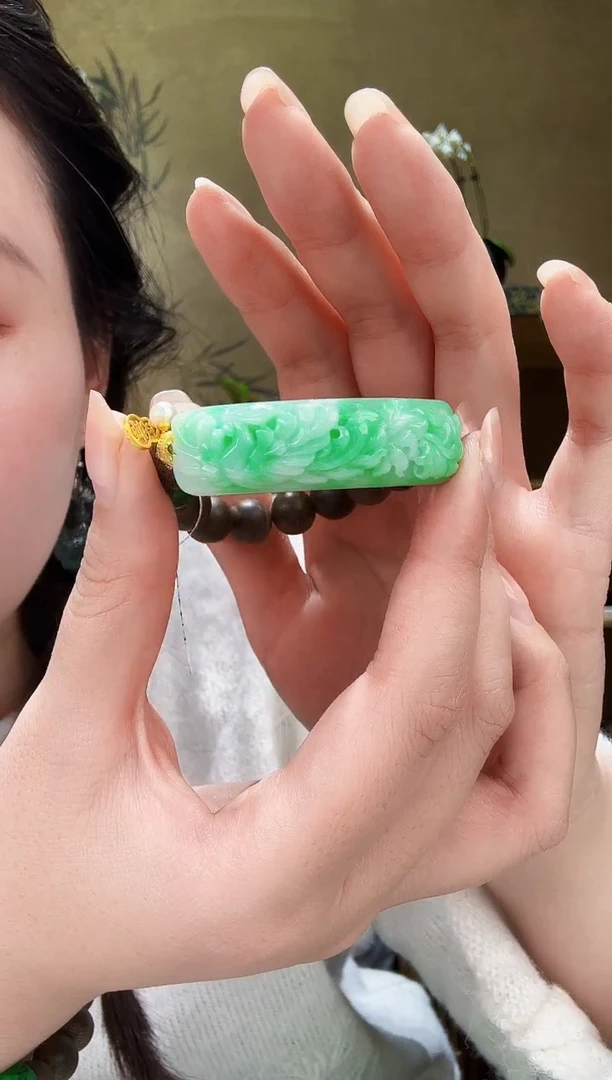 颈饰未镶嵌翡翠手牌