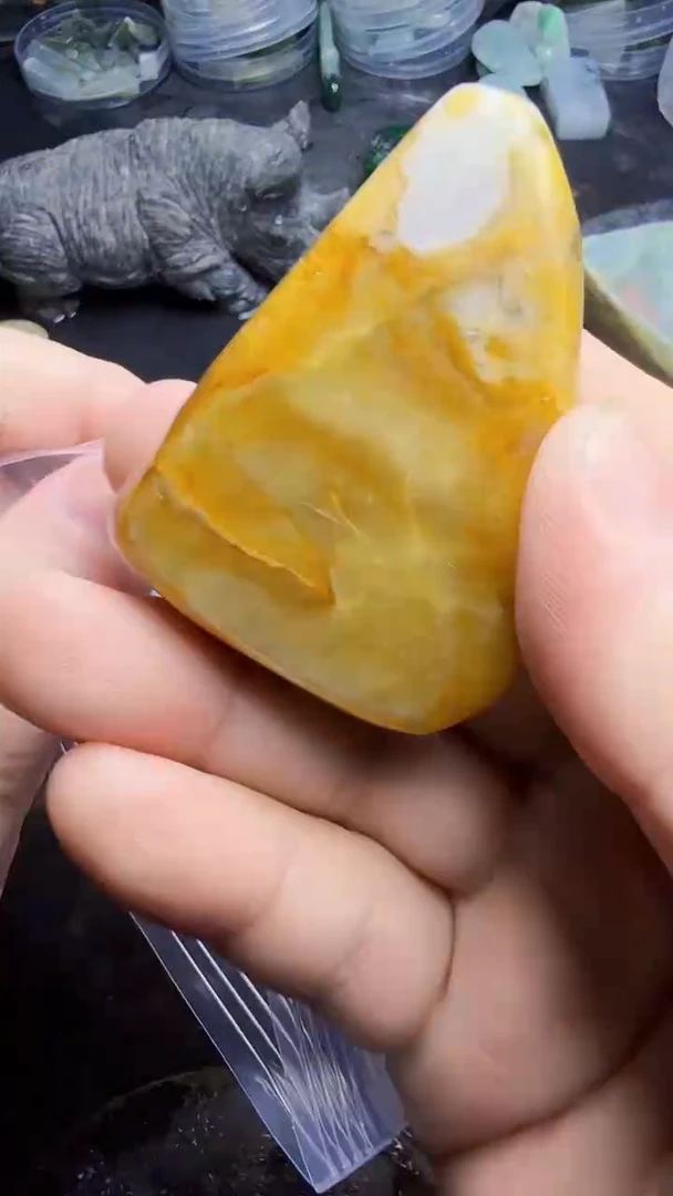 未镶嵌挂件翡翠嘿****?天然翡翠246
