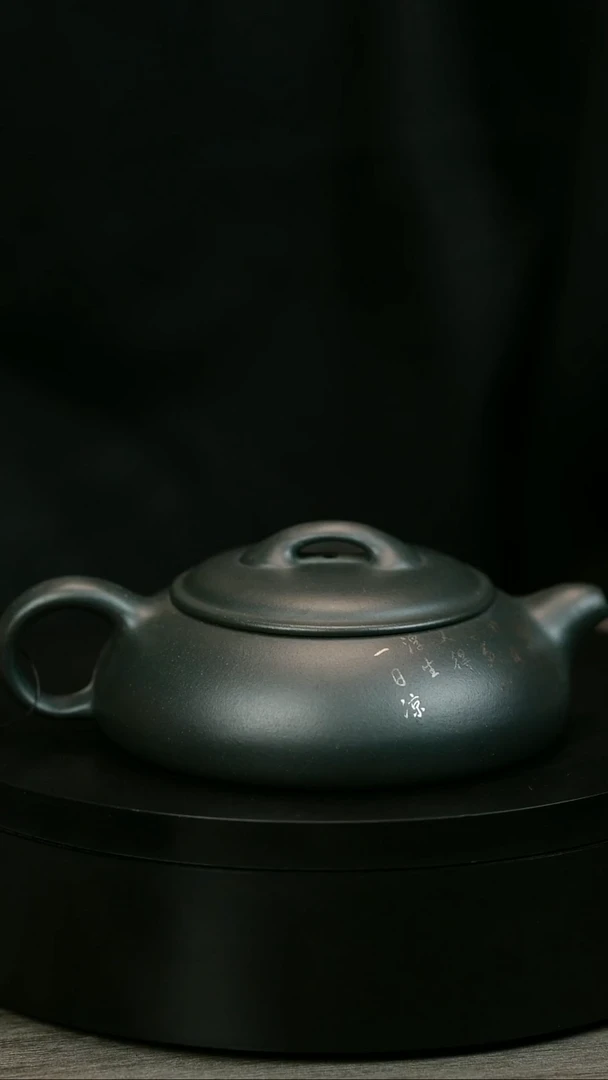 茶壶紫砂添*H2260余海燕墨绿描银乳瓢