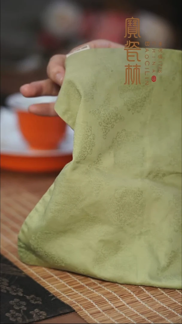 宝瓷林绿色团花茶巾*