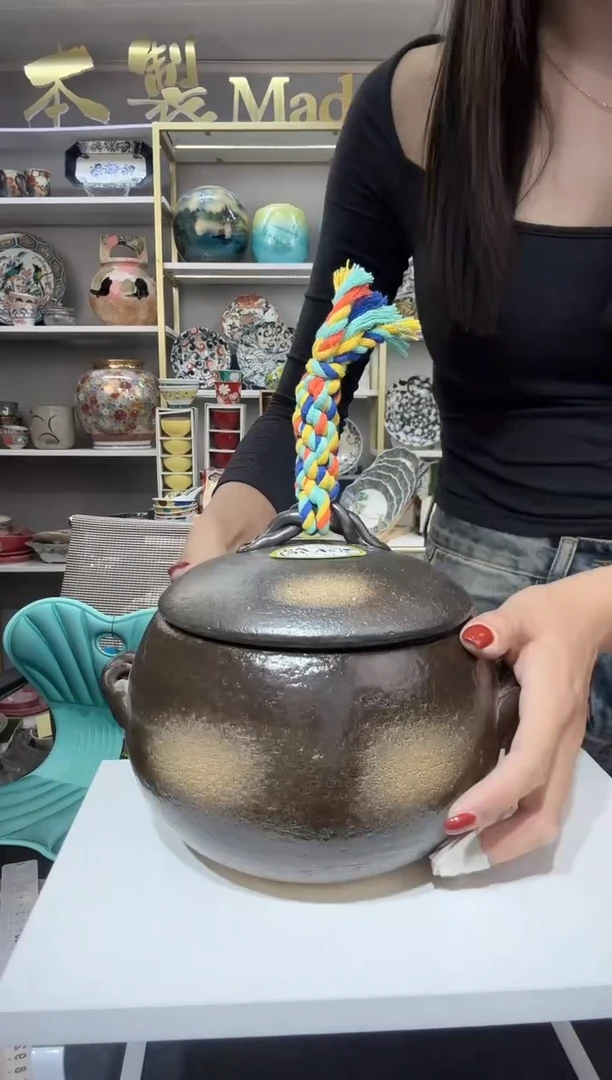 瓷栗子3合砂锅一只