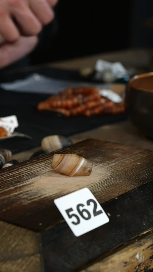 【闪购商品】石英质玉颈饰未镶嵌标题标题标题标题