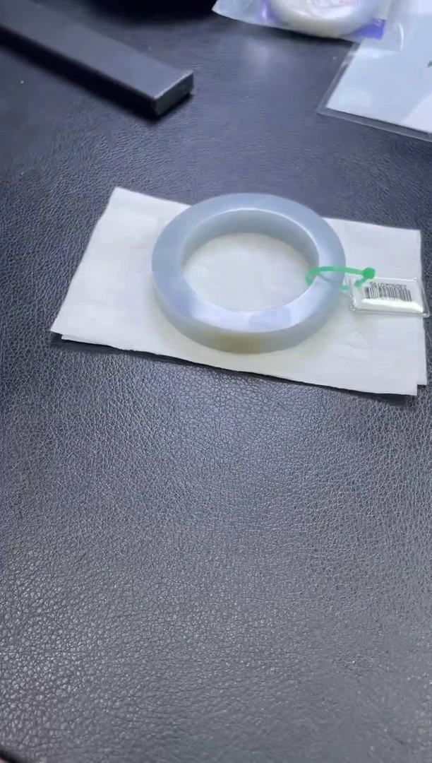 未镶嵌手镯定制翡翠桂手镯