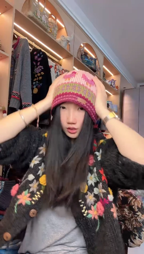 羊毛美利奴粉色生肖鸡