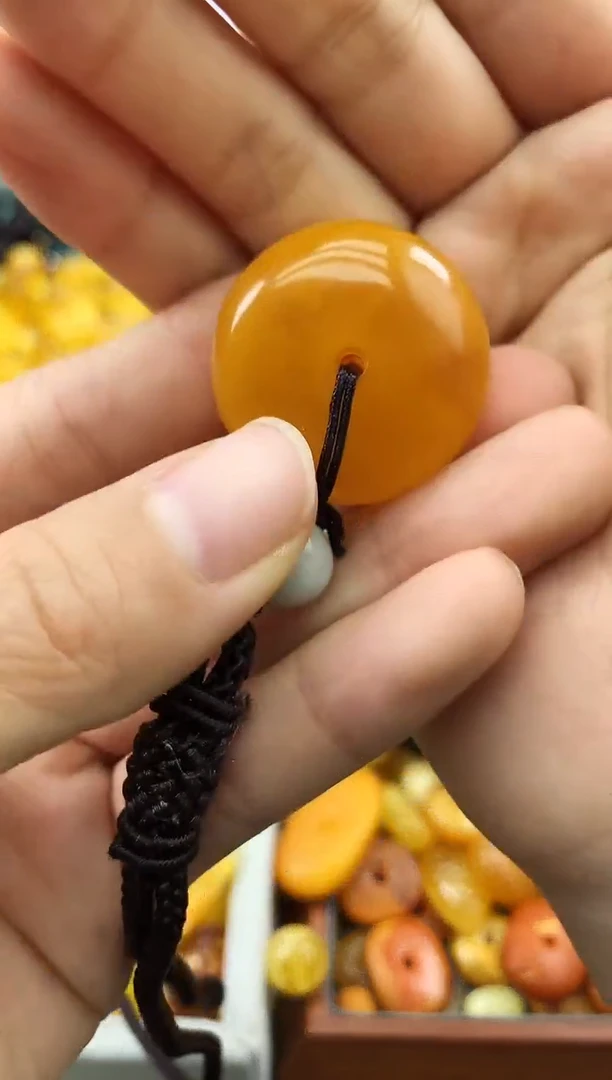 未镶嵌琥珀珠宝奇石83