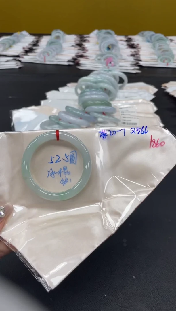 未镶嵌手镯翡翠翡翠手镯