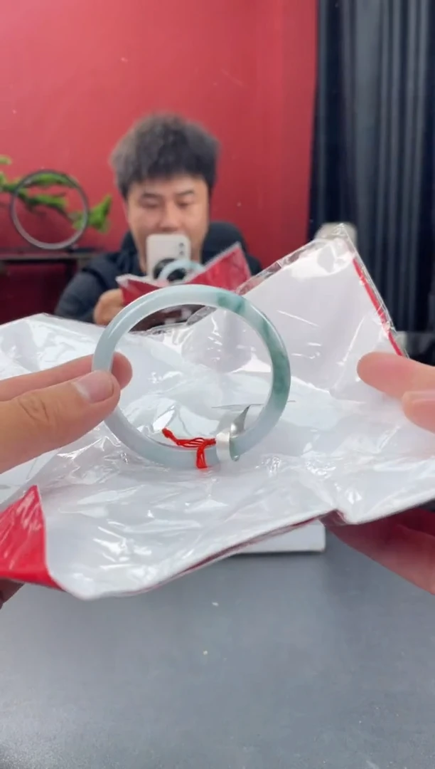 未镶嵌手镯（贵妃镯）翡翠2