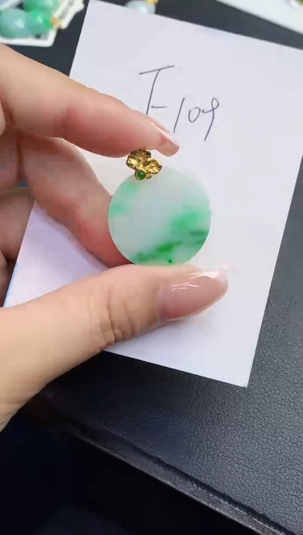 翡翠未镶嵌颈饰缅甸天然翡翠A货