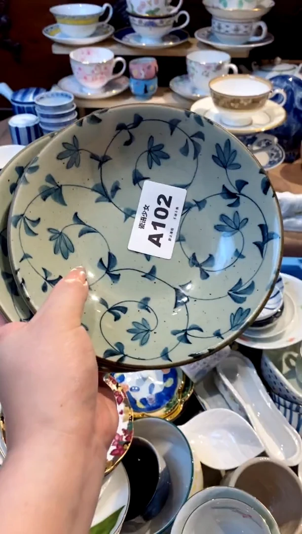 瓷片?***?瓷片哈哈哈哈哈哈102