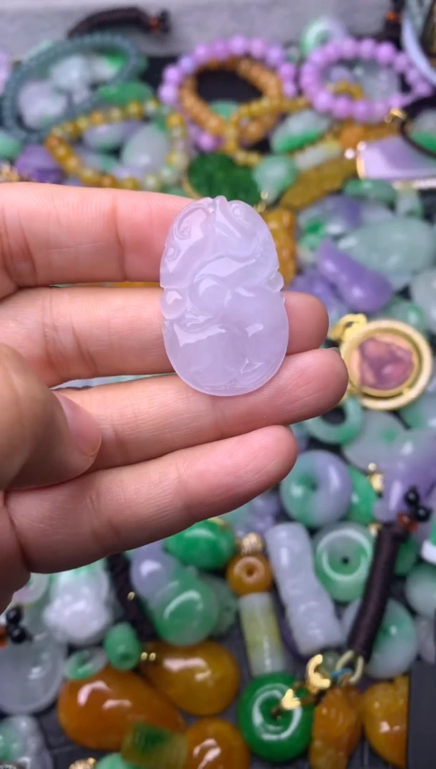 颈饰未镶嵌翡翠缅甸翡翠吊坠